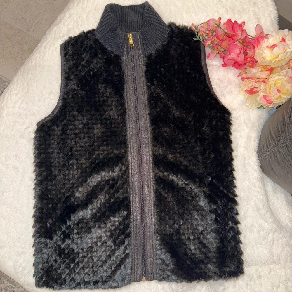 2 x 20$ Ruby Rd. Black Faux Fur Vest Size PM